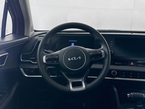 Used 2024 Kia Sportage LX image 17