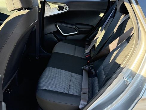 Used 2022 Kia Soul LX image 20