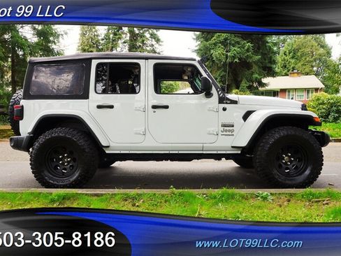 Used 2018 Jeep Wrangler Unlimited Sahara AWD/4WD image 8