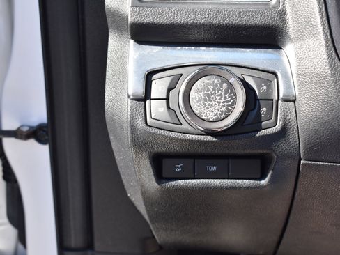 Used 2019 Ford Explorer Limited w/ Limited Luxury Package image 16