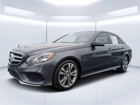 Used 2016 Mercedes-Benz E 350 Sedan w/ Premium Package image 7