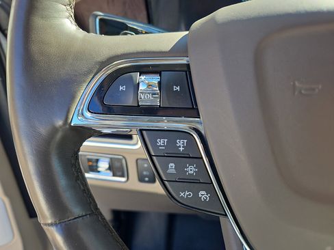 Used 2023 Lincoln Navigator Reserve image 23