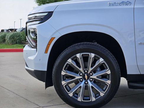 New 2026 Chevrolet Suburban High Country AWD/4WD image 12