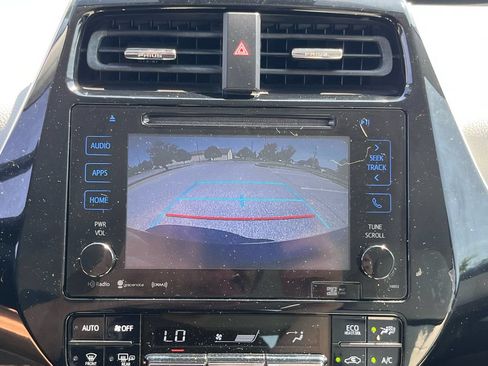 Used 2016 Toyota Prius Three Touring FWD image 18