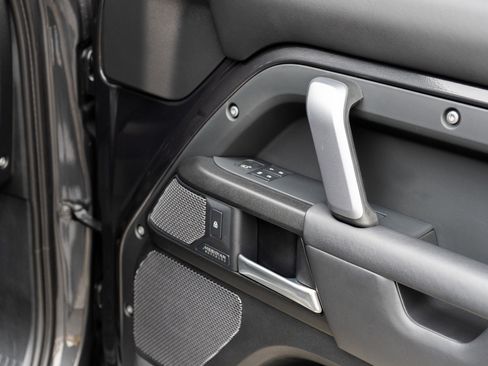 Used 2023 Land Rover Defender 90 Carpathian Edition image 39