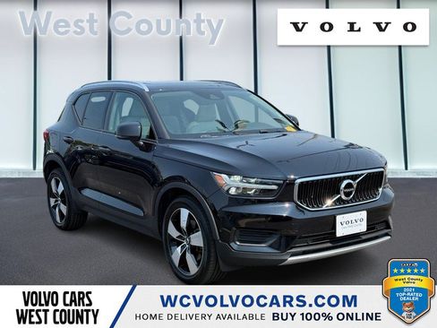 Used 2019 Volvo XC40 T5 Momentum AWD/4WD image 1