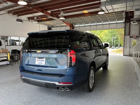 New 2026 Chevrolet Suburban High Country AWD/4WD image 12