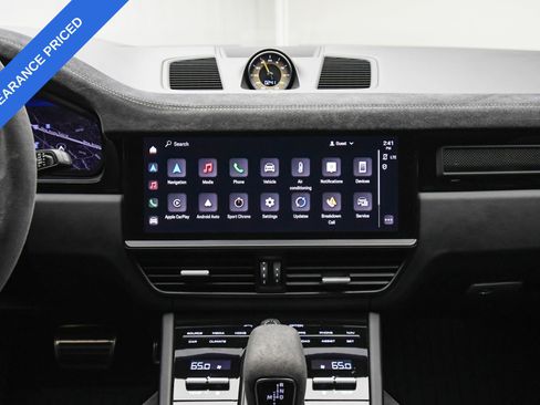 Used 2023 Porsche Cayenne Turbo GT image 40