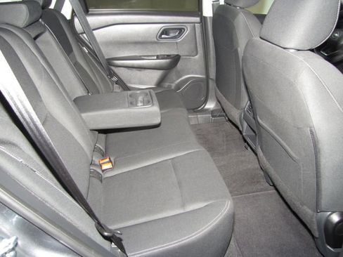 Used 2025 Nissan Rogue S FWD image 17
