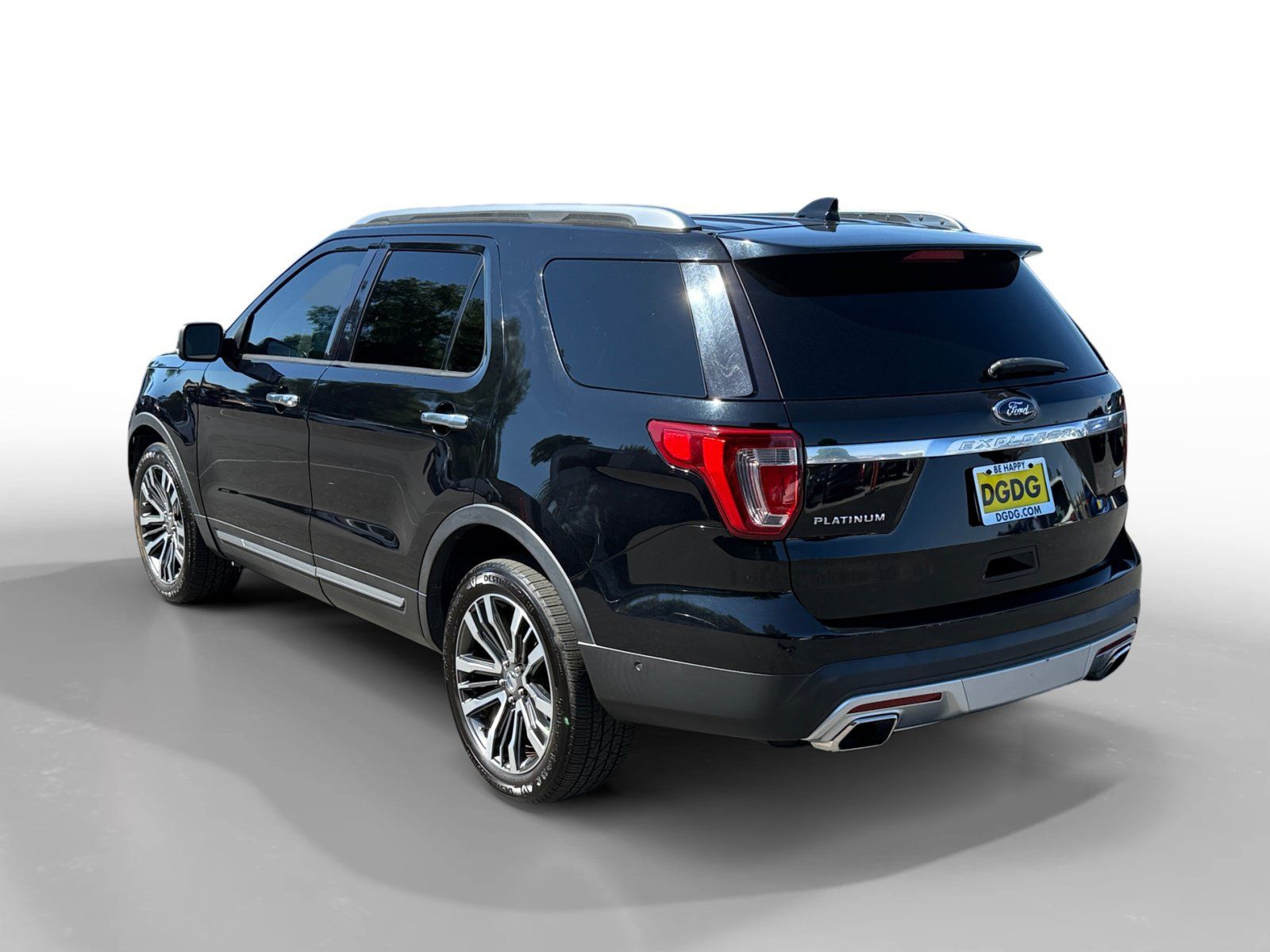 Used 2016 Ford Explorer Platinum AWD/4WD image 3