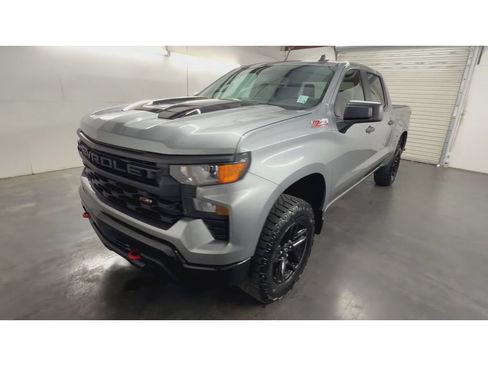 Used 2024 Chevrolet Silverado 1500 Custom Trail Boss AWD/4WD image 4