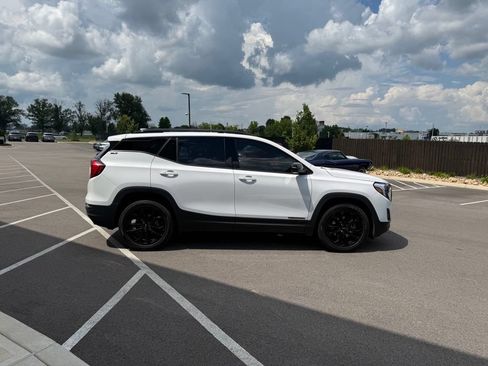 Used 2020 GMC Terrain SLT w/ Preferred Package FWD image 7