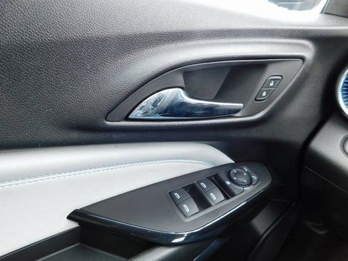 Used 2025 Chevrolet Trax LT image 25