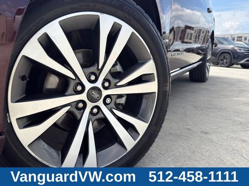 Used 2021 Ford Expedition Max Platinum AWD/4WD image 4