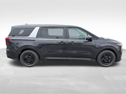New 2026 Kia Carnival FWD image 8