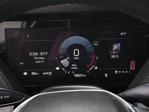 Used 2025 GMC Yukon Denali AWD/4WD image 15
