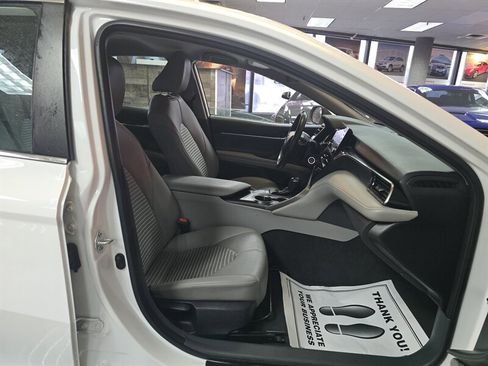 Used 2023 Toyota Camry SE FWD image 14