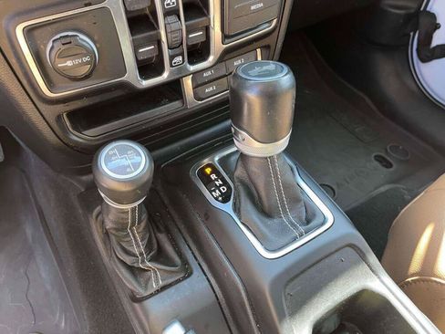 Used 2021 Jeep Wrangler Unlimited Sahara w/ Cold Weather Group AWD/4WD image 30