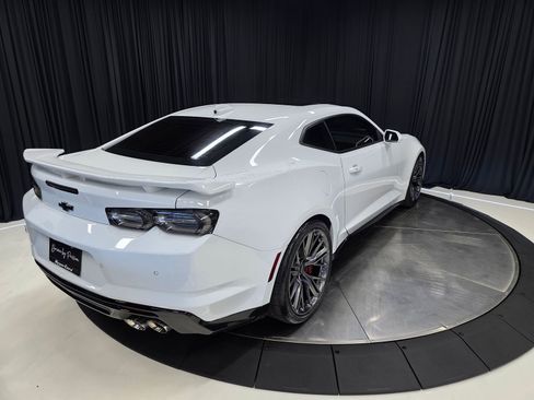 Used 2021 Chevrolet Camaro ZL1 RWD image 16