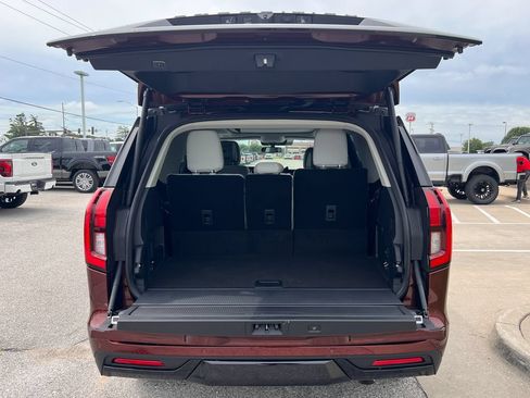 New 2027 Ford Expedition Platinum w/ Driver's Package AWD/4WD image 17