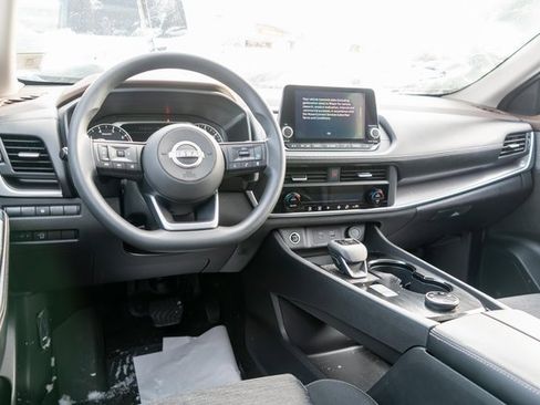 Used 2023 Nissan Rogue SV image 13