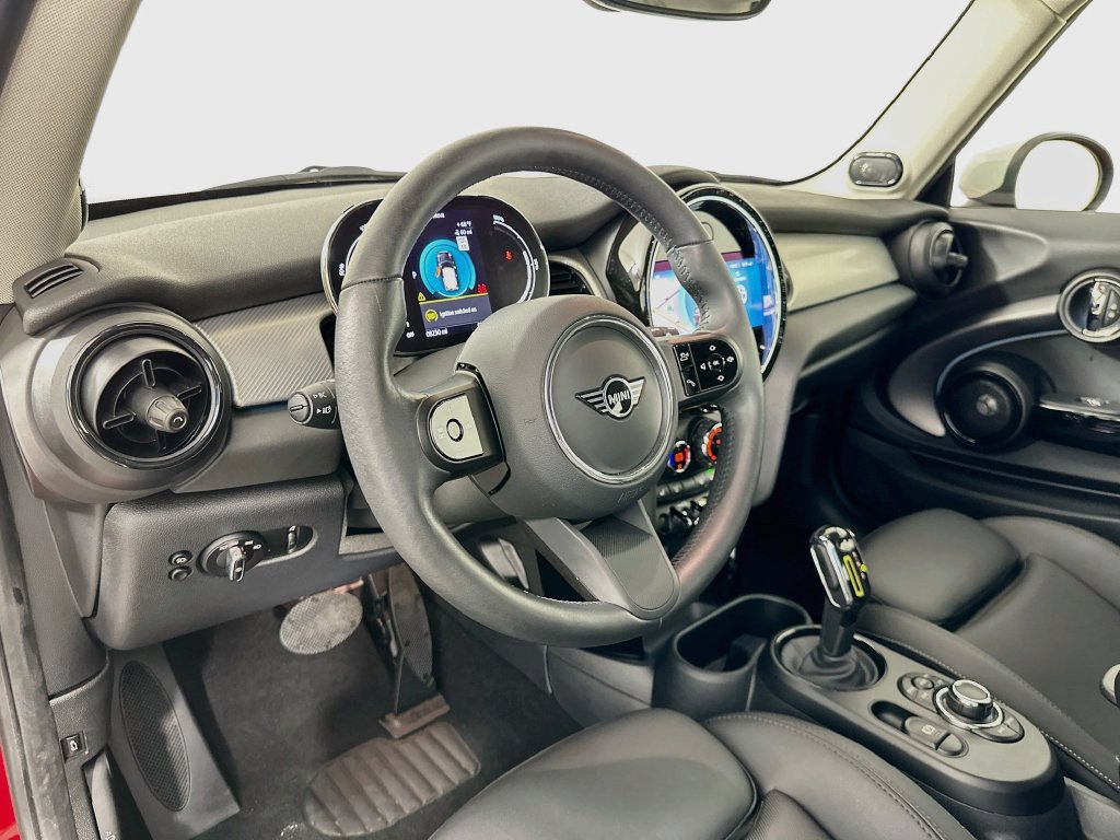 Used 2024 MINI Cooper SE FWD image 9