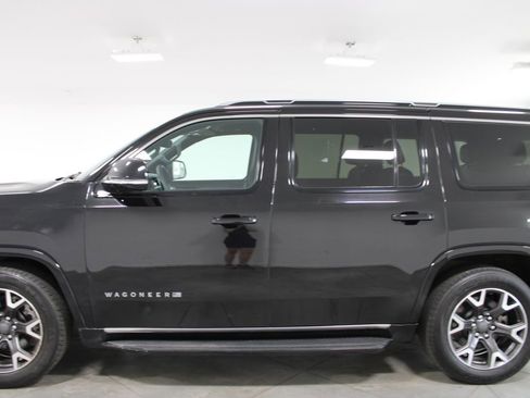 Used 2024 Jeep Wagoneer Series III image 6