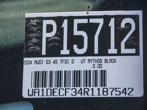 Certified 2024 Audi Q3 2.0T Premium w/ Convenience Package image 30