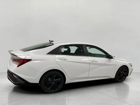 New 2026 Hyundai Elantra SEL Sport Premium FWD image 2