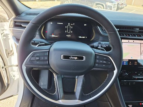 New 2025 Jeep Grand Cherokee L Limited w/ Luxury Tech Group II AWD/4WD image 21