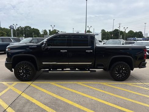 Used 2024 Chevrolet Silverado 2500 High Country AWD/4WD image 11