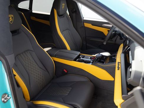 Used 2025 Lamborghini Urus SE AWD/4WD image 9