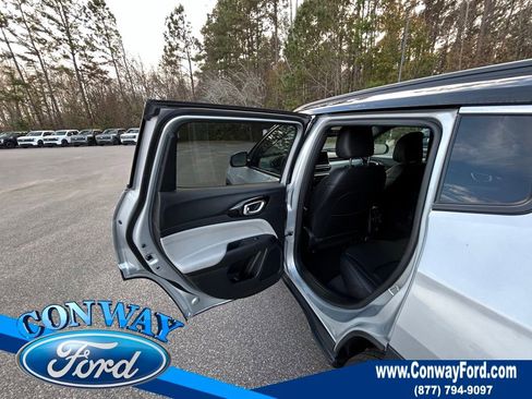 Used 2024 Jeep Compass Limited image 15