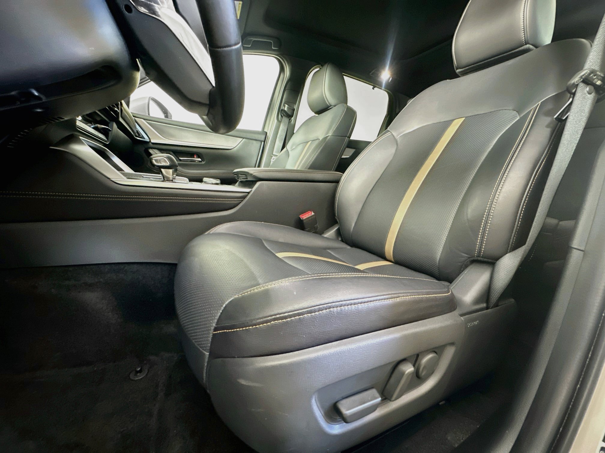 Used 2025 MAZDA CX-90 Plug-In Hybrid w/ Premium Plus AWD/4WD image 13