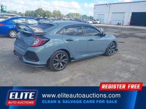 Used 2018 Honda Civic Sport image 8