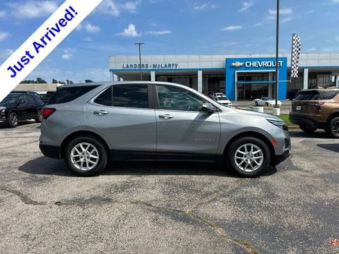 Used 2024 Chevrolet Equinox LT FWD image 2