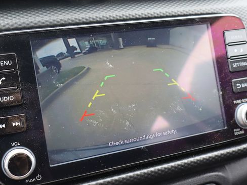 Used 2022 Nissan Kicks SV FWD image 7