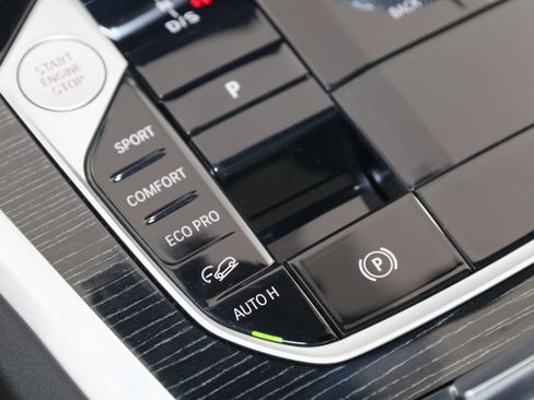 Used 2024 BMW X6 xDrive40i w/ Premium Package image 22