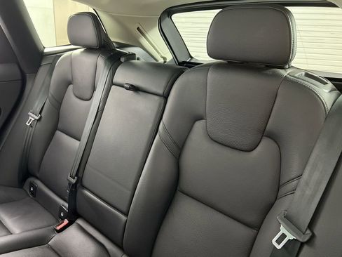 Used 2023 Volvo XC60 B5 Plus w/ Protection Package Premier image 23