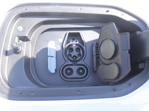 New 2026 BMW iX xDrive60 image 11