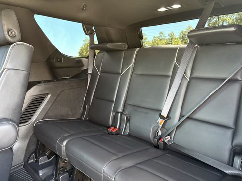 Used 2021 Cadillac Escalade Premium Luxury AWD/4WD image 13