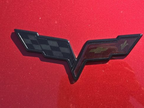 Used 2005 Chevrolet Corvette Coupe w/ Preferred Equipment Group RWD image 5