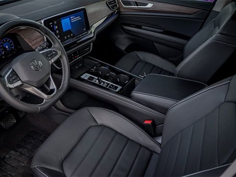 New 2026 Volkswagen Atlas SEL image 11
