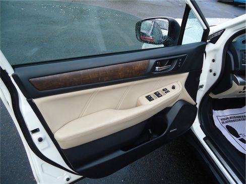 Used 2018 Subaru Outback 2.5i Limited image 9