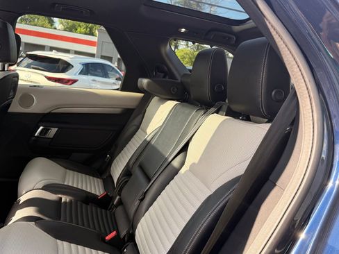 Used 2021 Land Rover Discovery S R-Dynamic AWD/4WD image 19