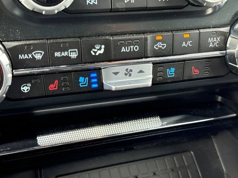Used 2025 Ford F150 Lariat w/ Equipment Group 502A High AWD/4WD image 13