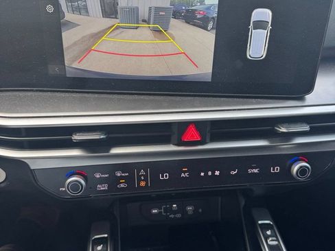 Used 2024 Kia Sorento EX w/ Panoramic Sunroof Package FWD image 17