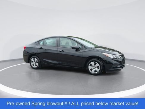 Used 2018 Chevrolet Cruze LS FWD image 9