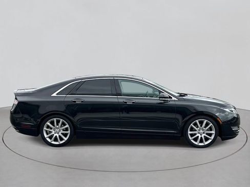 Used 2013 Lincoln MKZ FWD image 4