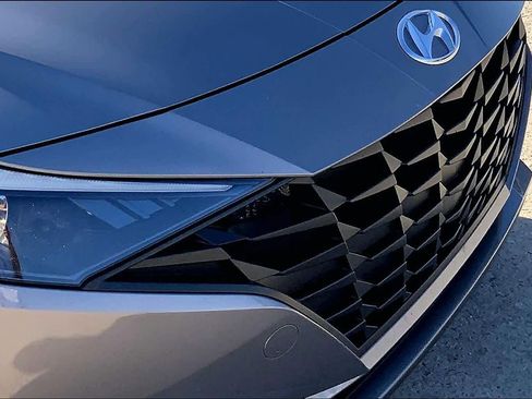 Used 2022 Hyundai Elantra SEL FWD image 54